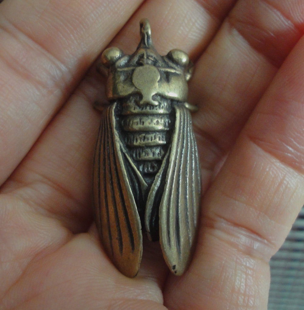 Vintage Style Solid Brass Copper Vivid Cicada Figurine Statue Pendant