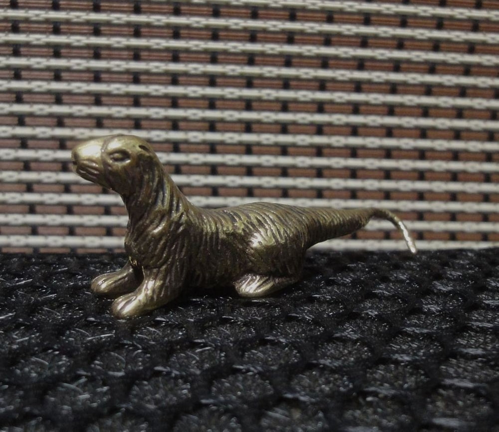 Vintage Style Brass Sea Otter Statue Figurine: Home Garden Decor