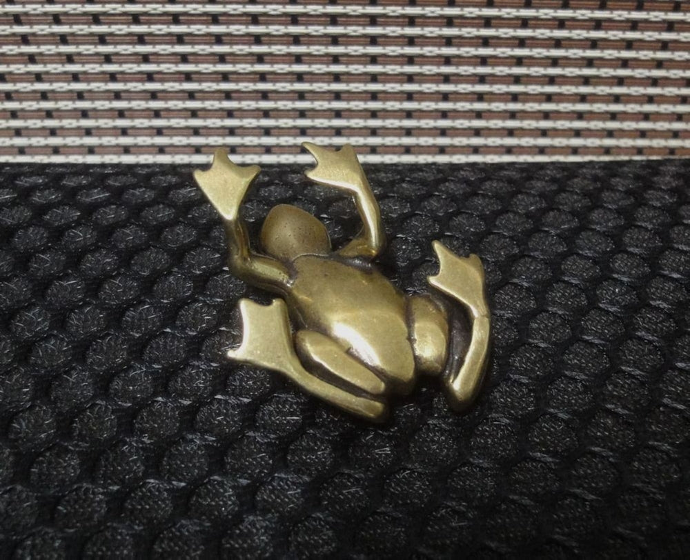 Vintage Style Solid Brass Frog Figurine: Home Garden Decor