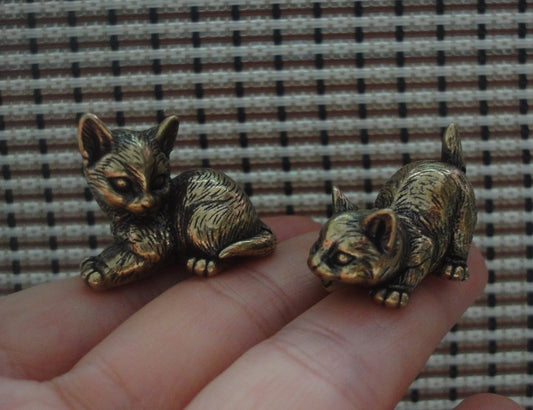 Vintage Style Pair of Solid Brass Cats Figurines: Home Decor Statues