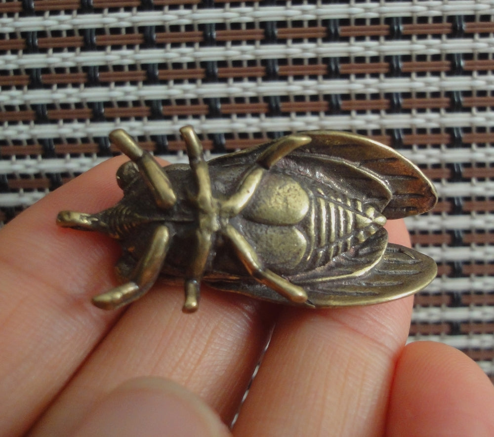 Vintage Style Solid Brass Copper Vivid Cicada Figurine Statue Pendant