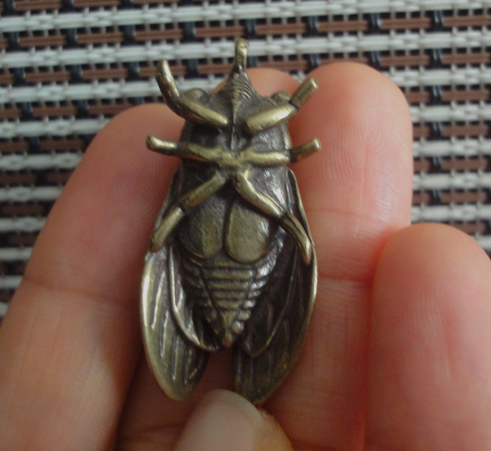 Vintage Style Solid Brass Copper Vivid Cicada Figurine Statue Pendant