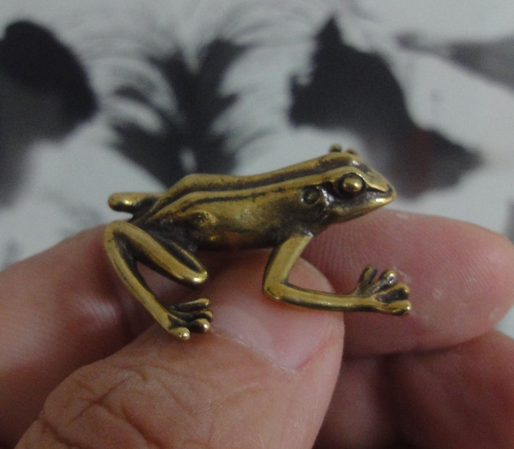 Solid Brass Mini Frog Figurine Vintage Style Animal Statue for Home Decor