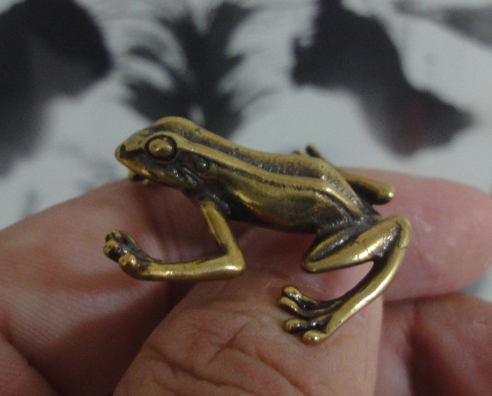 Solid Brass Mini Frog Figurine Vintage Style Animal Statue for Home Decor