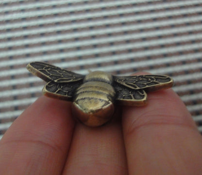 Vintage Style Pure Brass Copper Little Bee Insect Statue for Garden Decor