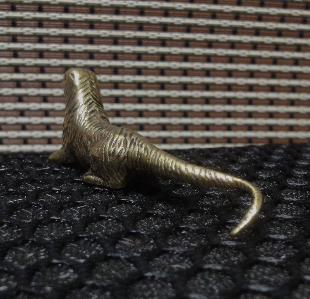 Vintage Style Brass Sea Otter Statue Figurine: Home Garden Decor
