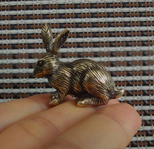 Solid Brass Rabbit Figurine Ornament: Vintage Style Home Decor Statue