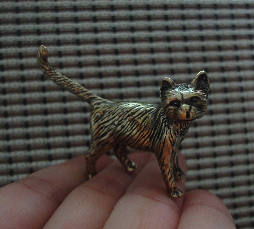 Solid Brass Terrified Little Cat Figurine: Vintage Style Animal Home Decor Statue