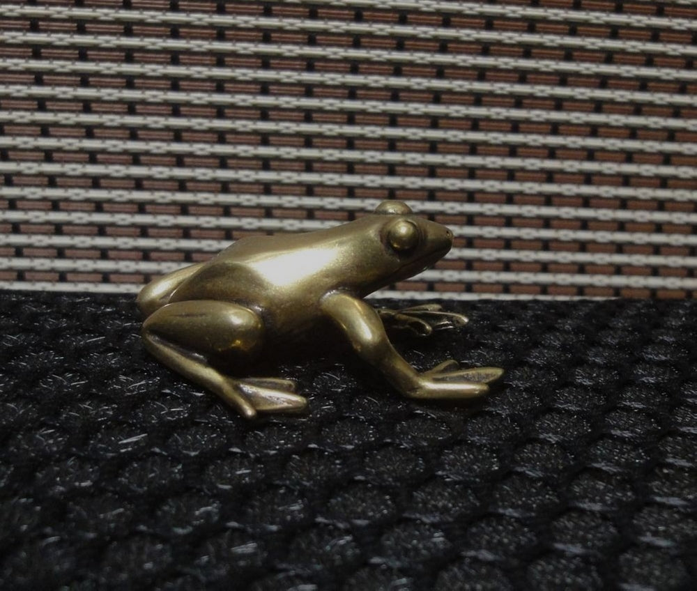 Vintage Style Solid Brass Frog Figurine: Home Garden Decor