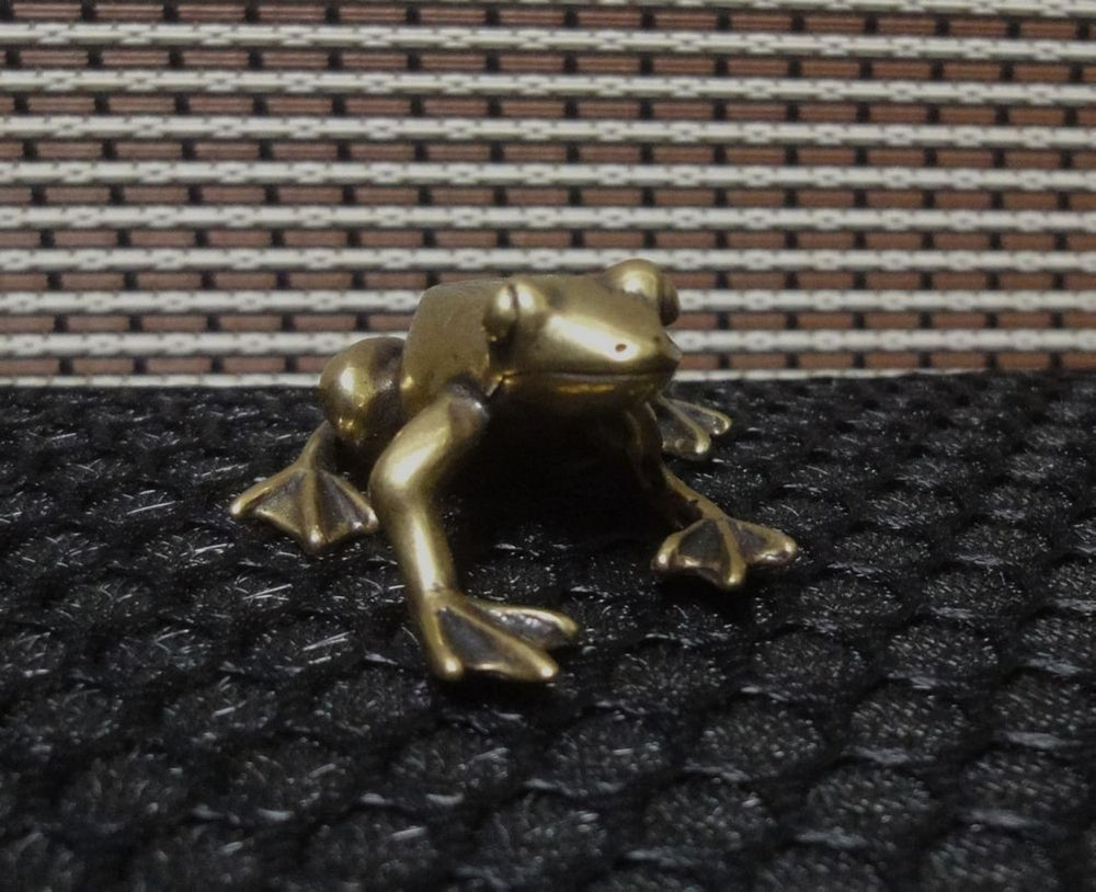 Vintage Style Solid Brass Frog Figurine: Home Garden Decor