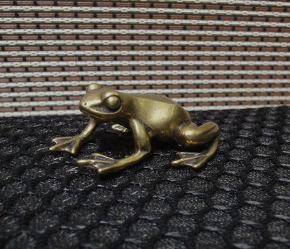 Vintage Style Solid Brass Frog Figurine: Home Garden Decor