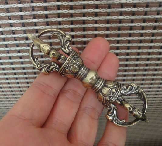 Vintage Style Solid Brass Tibetan Nine-pronged Vajra Pendant