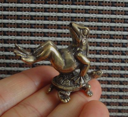Brass Turtle Carry Frog Statue: Home Decor Vintage Style Birthday Gifts