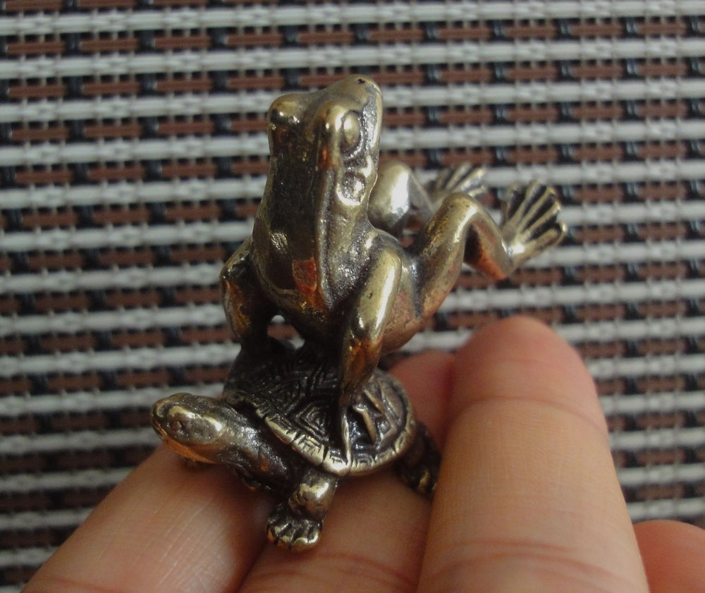 Brass Turtle Carry Frog Statue: Home Decor Vintage Style Birthday Gifts