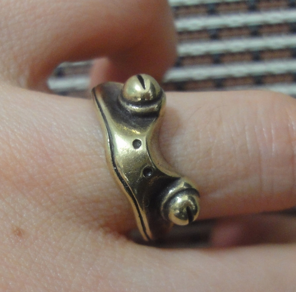 Vintage Style Brass Toad Ring - Adjustable Frog Ring (US size 6-8)