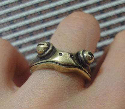 Vintage Style Brass Toad Ring - Adjustable Frog Ring (US size 6-8)
