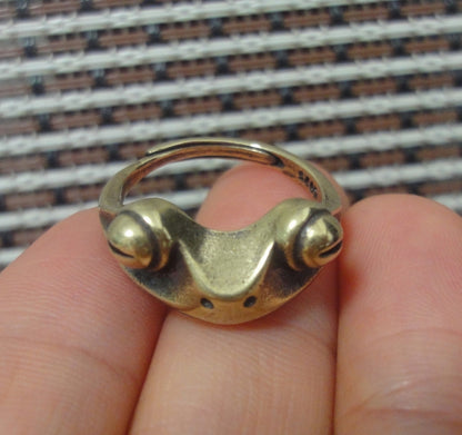Vintage Style Brass Toad Ring - Adjustable Frog Ring (US size 6-8)