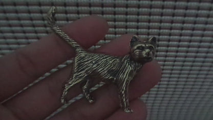 Solid Brass Terrified Little Cat Figurine: Vintage Style Animal Home Decor Statue
